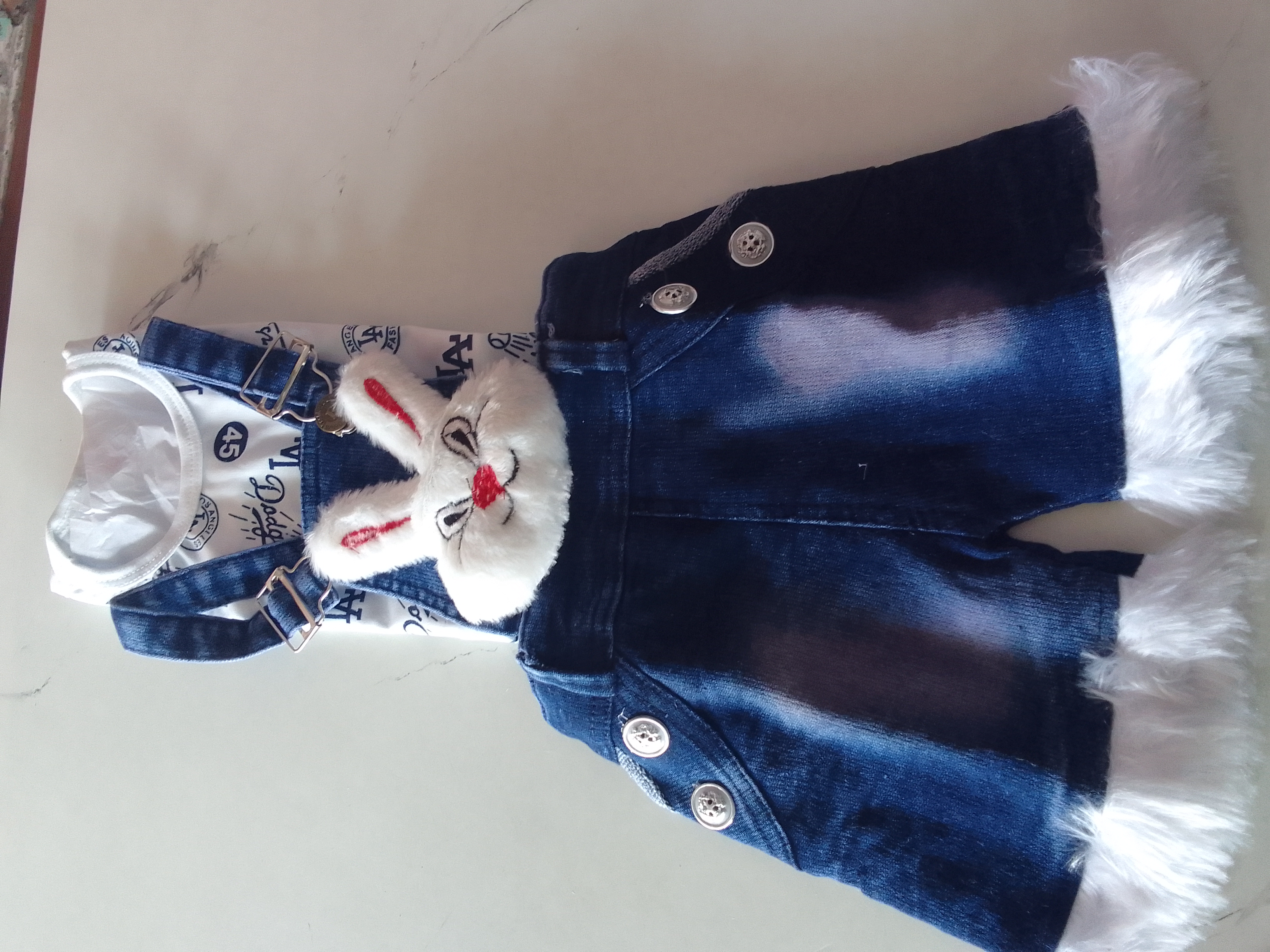 Girls wear